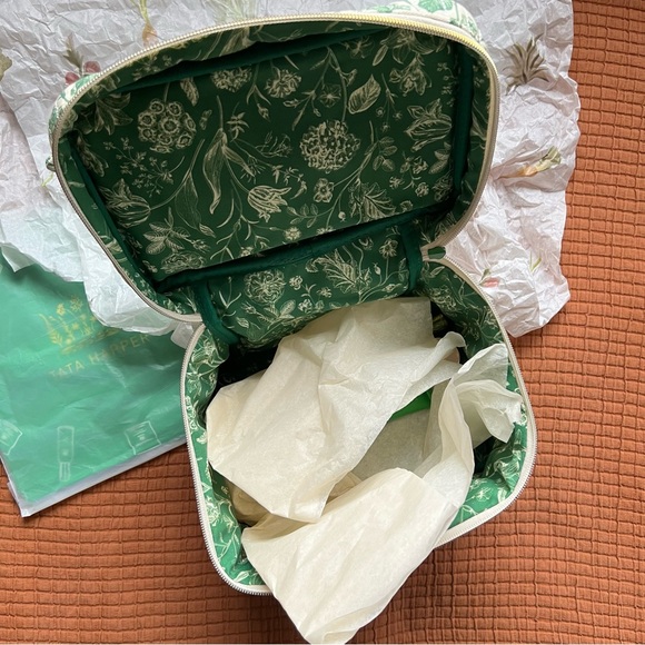 2025 Tata’s Cyber Week Gift Set - Picture 3 of 9